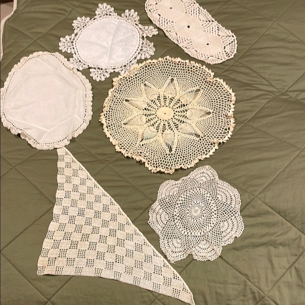 ANTIQUE VINTAGE COLLECTION of handmade doilies 6 pc